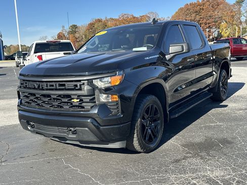 Used 2022 Chevrolet Silverado 1500 Custom image 4