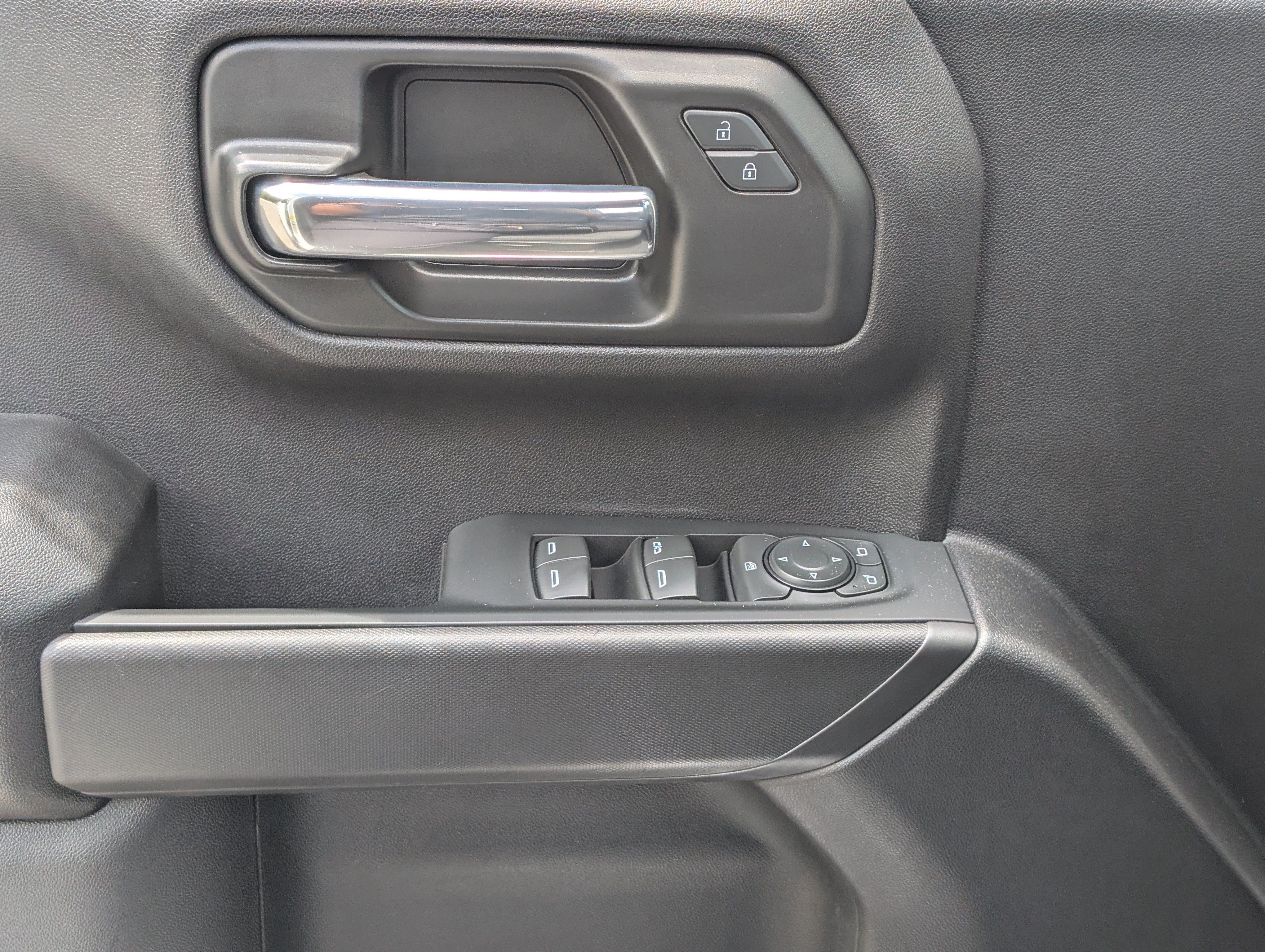 Used 2023 Chevrolet Silverado 1500 Custom Trail Boss AWD/4WD image 15