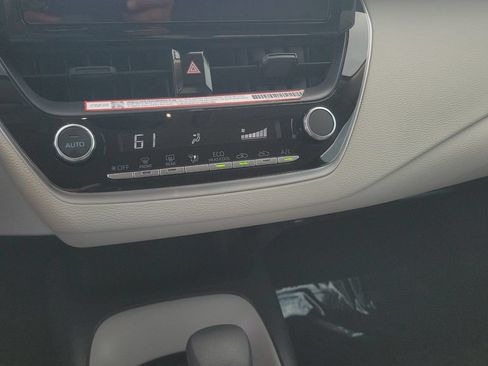 Certified 2025 Toyota Corolla LE FWD image 15