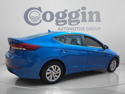 Used 2017 Hyundai Elantra SE FWD image 5