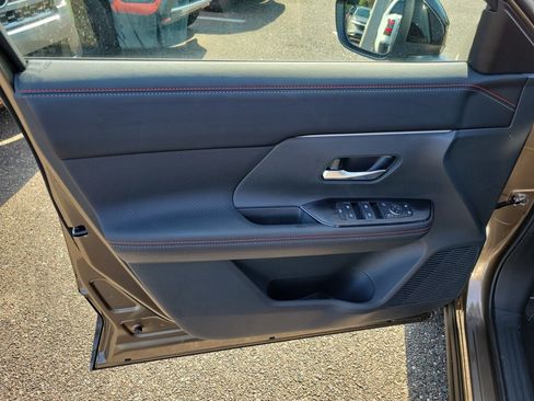 New 2026 Nissan Kicks SR w/ Cold Weather Package AWD/4WD image 15