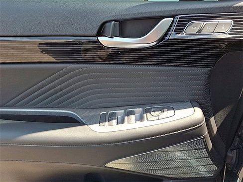 Certified 2025 Hyundai Palisade Calligraphy image 13