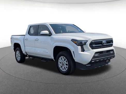 Used 2026 Toyota Tacoma SR5 RWD image 7