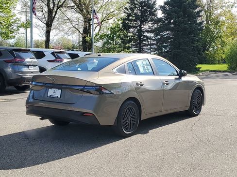 New 2026 Nissan Sentra SV w/ SV Convenience Package FWD image 4