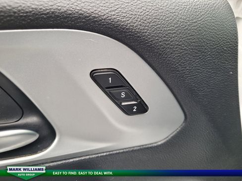 Used 2023 Chrysler Pacifica Touring-L w/ S Appearance Package image 29