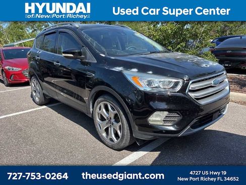 Used 2017 Ford Escape Titanium w/ Equipment Group 301A FWD image 4