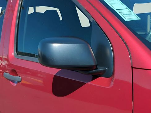 Used 2019 Nissan Frontier SV image 25