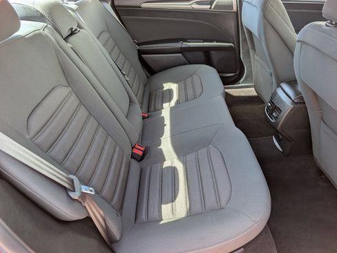 Used 2019 Ford Fusion SE FWD image 13