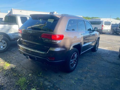 Used 2017 Jeep Grand Cherokee Limited AWD/4WD image 3