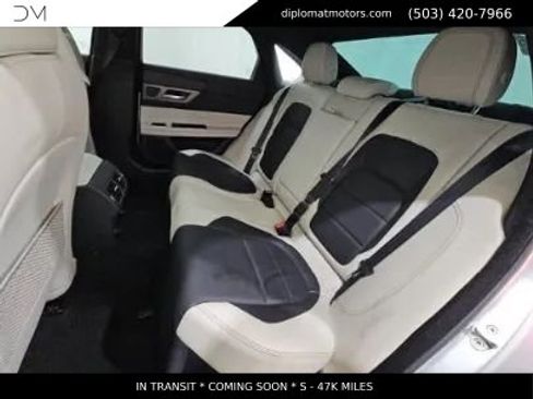 Used 2018 Jaguar XF S RWD image 11