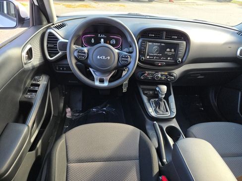 Used 2024 Kia Soul LX w/ Option Group 015 image 21