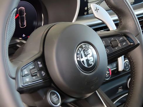 New 2025 Alfa Romeo Stelvio Sprint AWD/4WD image 20