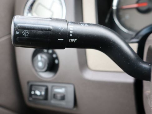 Used 2010 Ford F150 XLT image 31