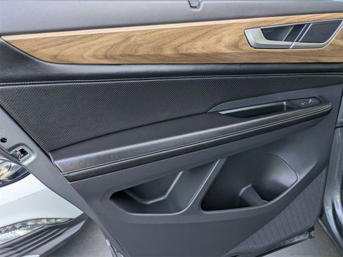 Used 2024 Volkswagen Atlas SE image 27