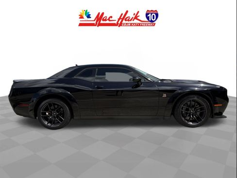 Used 2022 Dodge Challenger R/T Scat Pack RWD image 6