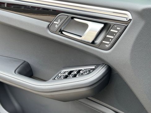 New 2026 Porsche Macan image 31