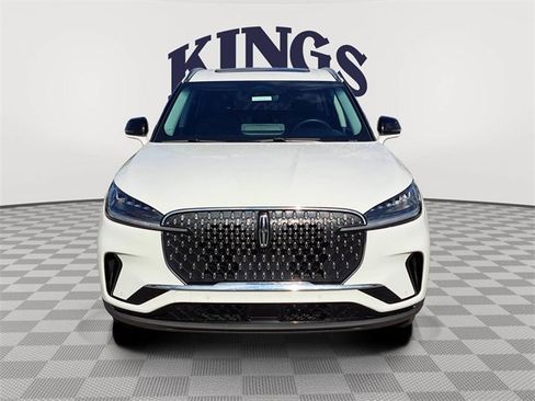 Used 2025 Lincoln Aviator AWD image 8