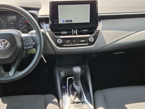 Used 2025 Toyota Corolla LE FWD image 17