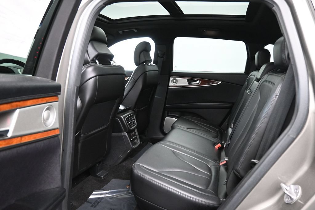 Used 2016 Lincoln MKX Reserve w/ Luxury Package AWD/4WD image 20