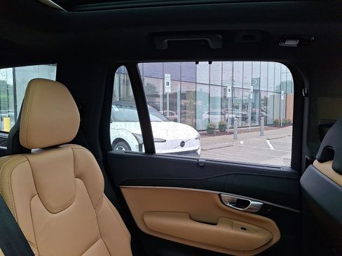 Used 2023 Volvo XC90 B6 Ultimate w/ Protection Package Premier AWD/4WD image 14