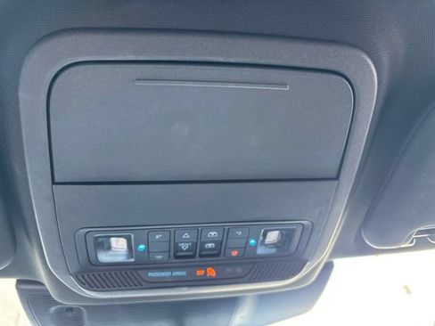 Used 2020 Ford Explorer XLT w/ Equipment Group 202A AWD/4WD image 20