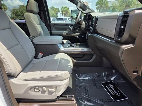 Used 2025 Chevrolet Silverado 2500 LTZ w/ LTZ Premium Package image 19