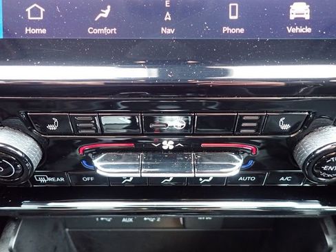 Used 2023 Jeep Grand Cherokee Limited image 22