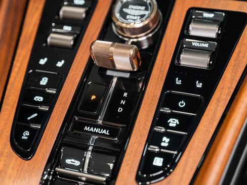 New 2026 Aston Martin DB12 Convertible image 31