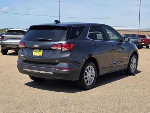 Used 2023 Chevrolet Equinox LT FWD image 30