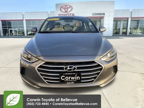 Used 2017 Hyundai Elantra SE image 8