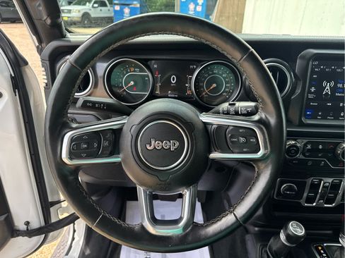 Used 2021 Jeep Wrangler Unlimited Sahara AWD/4WD image 22