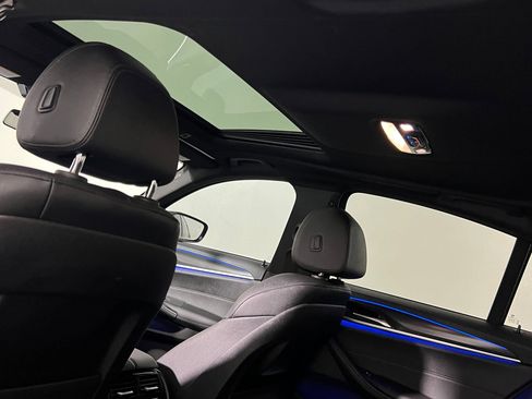 Used 2021 BMW 540i w/ M Sport Package image 30