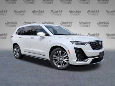 Used 2023 Cadillac XT6 Premium Luxury w/ Platinum Package FWD image 2