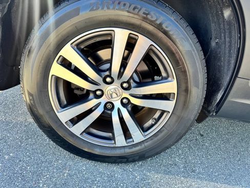 Used 2017 Honda Pilot EX image 32