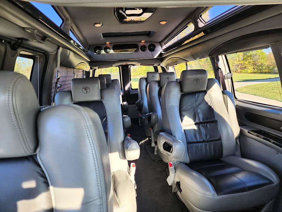 Used 2017 GMC Savana 2500 Extended RWD image 17