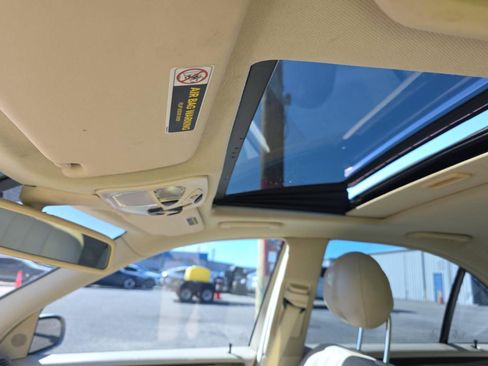 Used 2005 Mercedes-Benz C 320 Sedan w/ Sunroof Pkg image 17