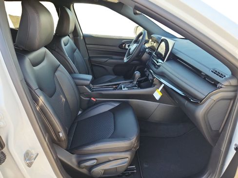 New 2026 Jeep Compass Latitude image 15