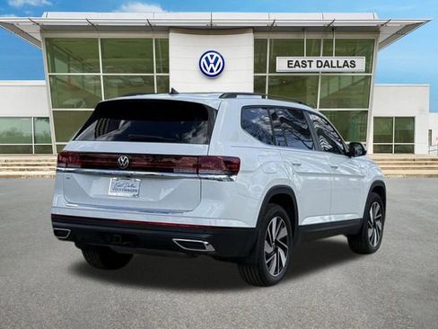 Used 2025 Volkswagen Atlas SE FWD image 3