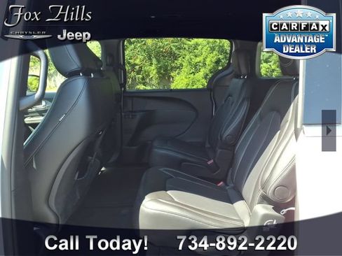 Used 2026 Chrysler Pacifica Select FWD image 13