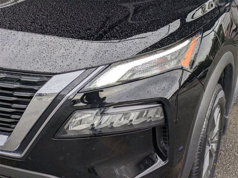 Used 2023 Nissan Rogue S image 25