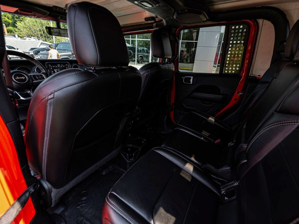 Used 2021 Jeep Gladiator Overland w/ Popular Equipment Package AWD/4WD image 30