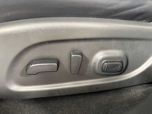 Used 2020 Nissan Pathfinder SL AWD/4WD image 18