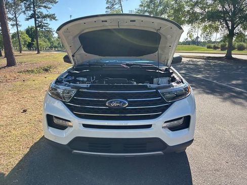 Used 2023 Ford Explorer XLT w/ Equipment Group 202A RWD image 20