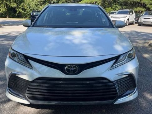 Used 2023 Toyota Camry XLE w/ Navigation Package FWD image 3