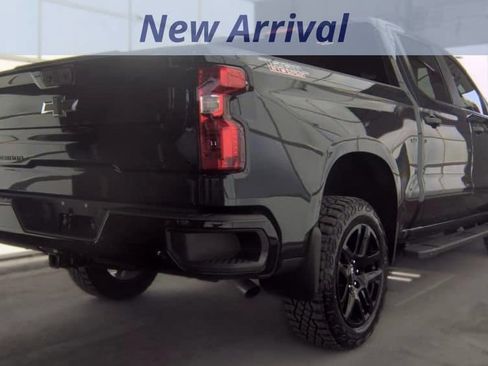 Used 2024 Chevrolet Silverado 1500 Custom Trail Boss w/ LPO, Dark Essentials Package AWD/4WD image 8