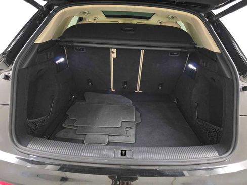 Used 2023 Audi Q5 2.0T Premium w/ Convenience Package image 15