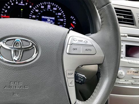 Used 2010 Toyota Camry XLE image 16