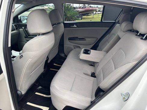 Used 2021 Kia Sportage LX image 11