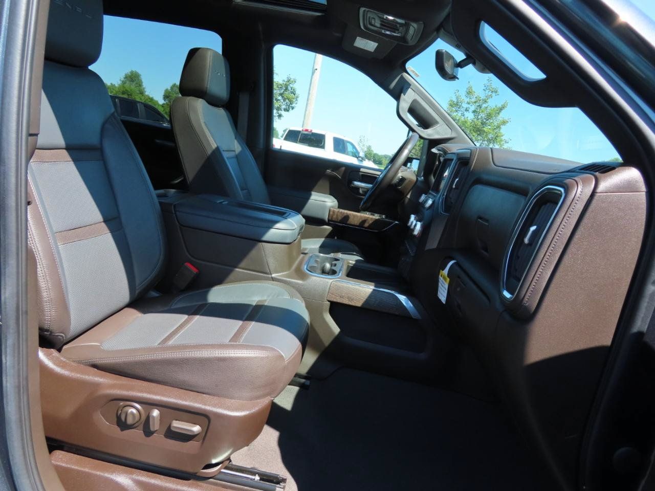 Used 2021 GMC Sierra 3500 Denali w/ Denali Ultimate Package AWD/4WD image 53
