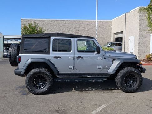Used 2018 Jeep Wrangler Unlimited Sport S AWD/4WD image 4